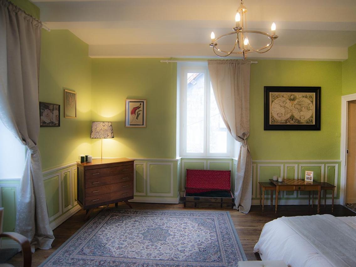 Villa Colombier Pontgibaud Room photo